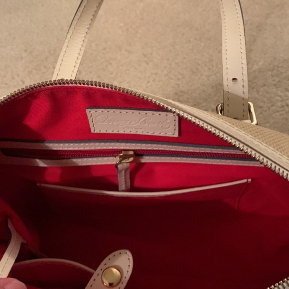 Dooney & Bourke Cream/Tan Panama Barrel Bag With Adjustable Crossbody Strap NWOT - Picture 11 of 17